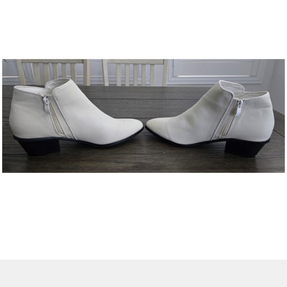 Boston Design Studio Off White Leather Ankle Booties for Women Size 10 - Picture 5 of 16